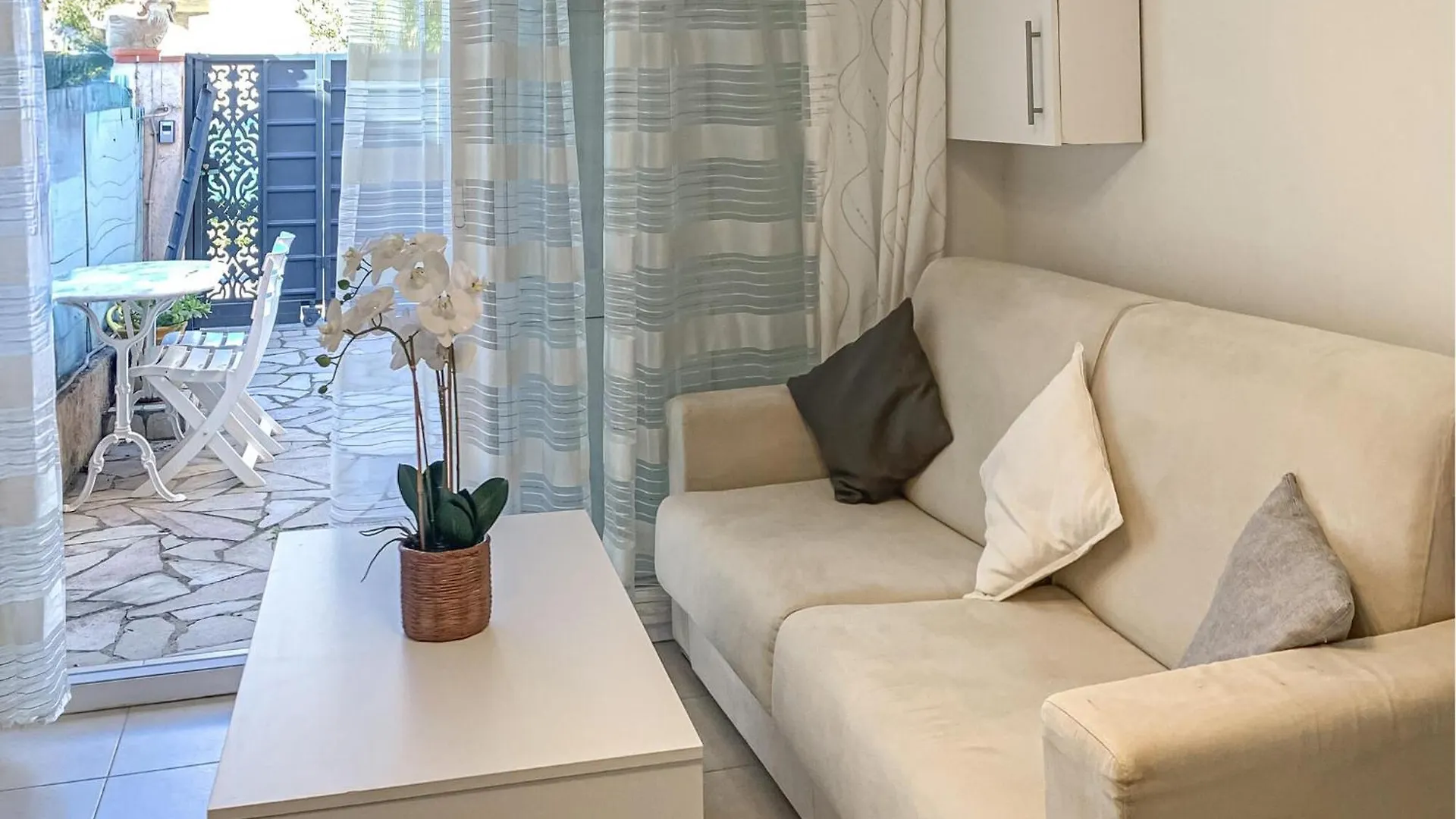 Gorgeous Home In Cagnes-Sur-Mer With Wi-Fi Casa de Férias